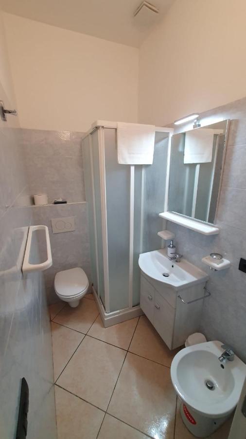 Bed and Breakfast Beb I Portici Cernobbio Exterior foto