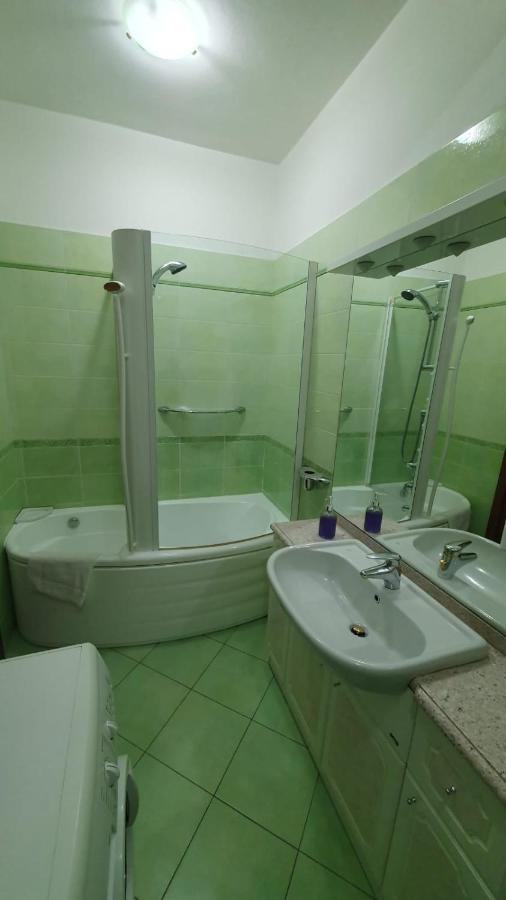Bed and Breakfast Beb I Portici Cernobbio Exterior foto